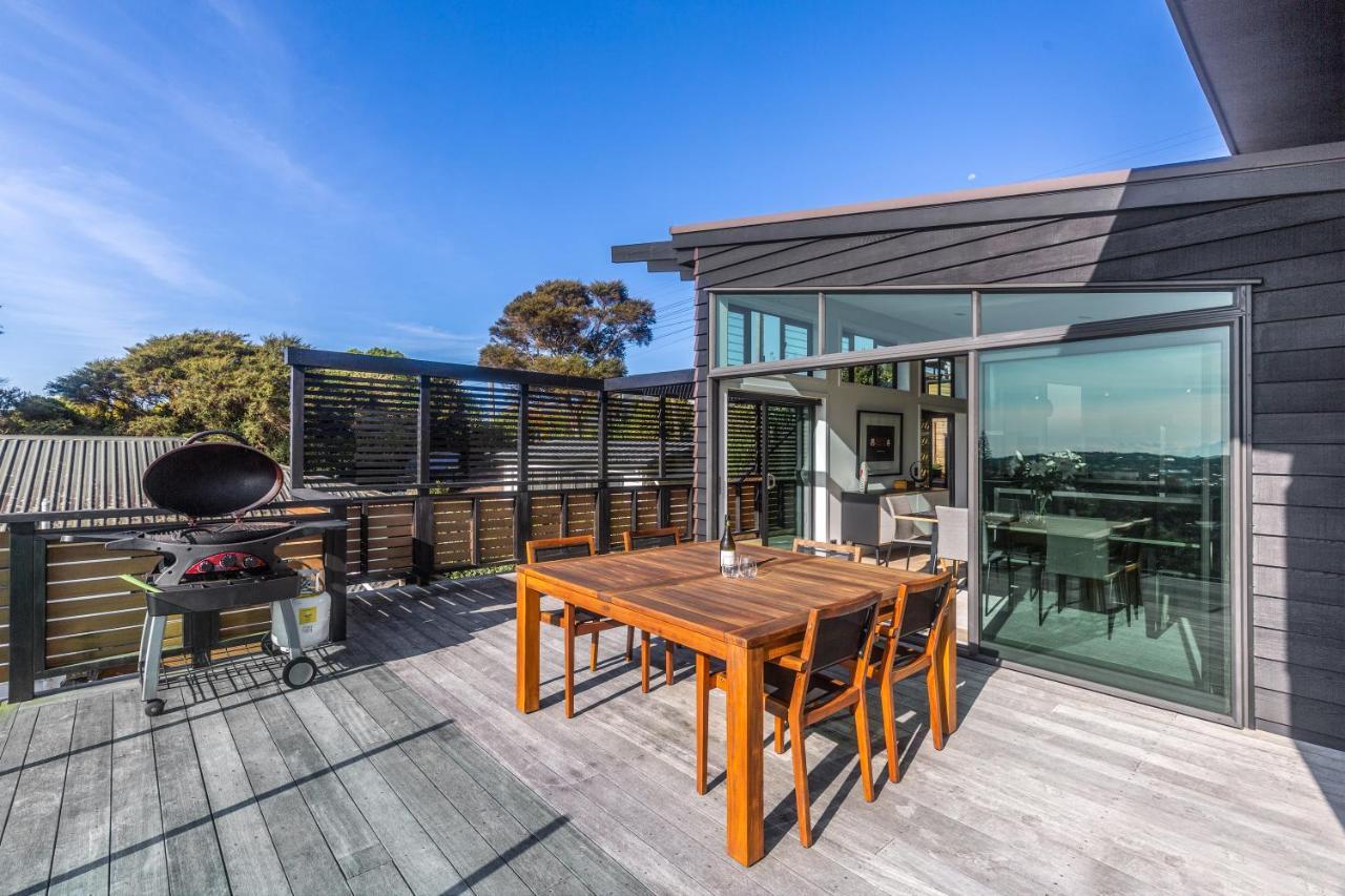 Вілла Taonga With Sea Views By Waiheke Unlimited Oneroa Екстер'єр фото